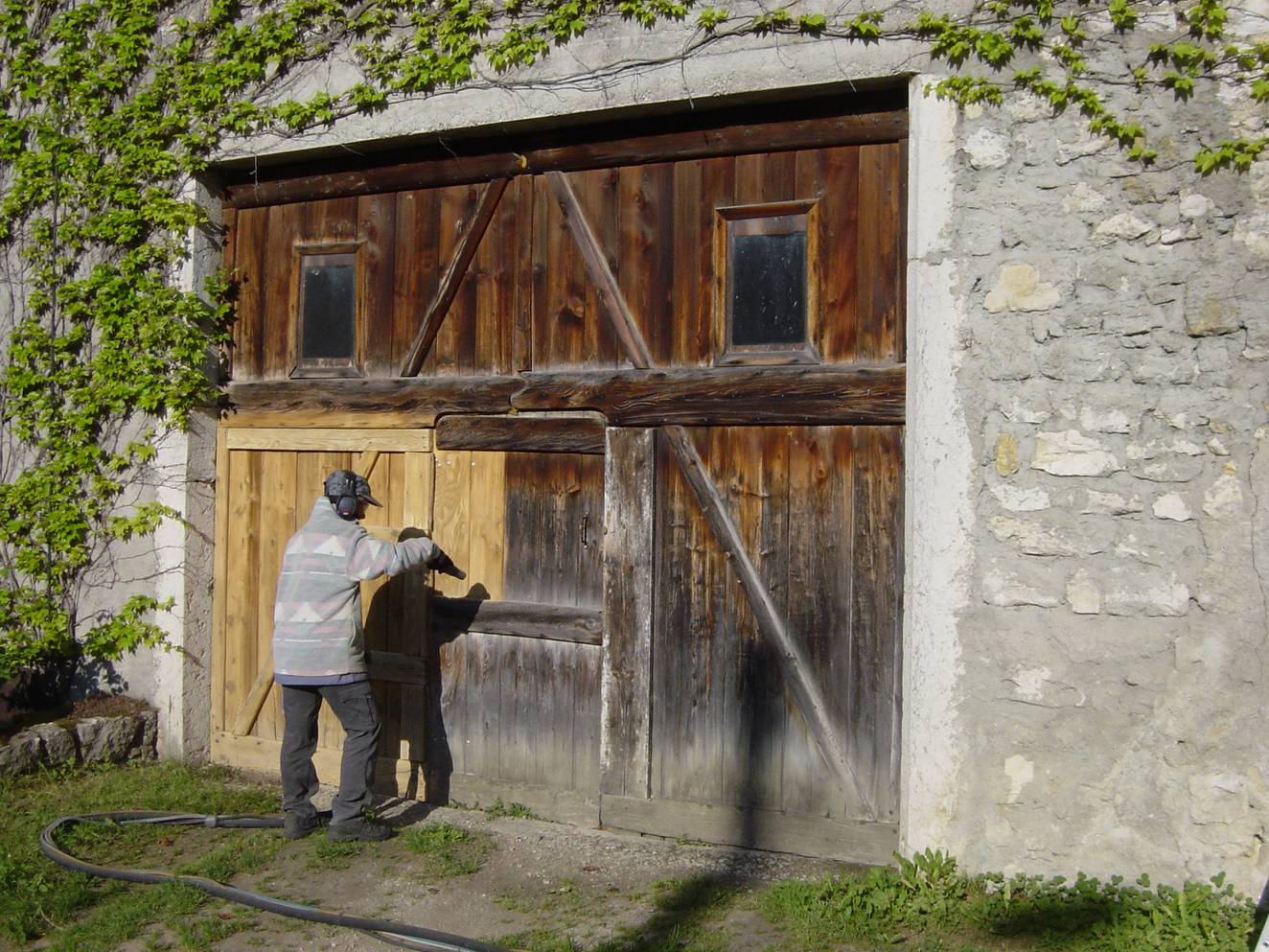 Wood restoration blasting